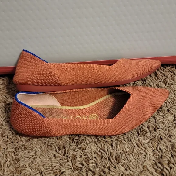Rothy’s Pointed Toe Orange Red Persimmon Size 7 Flats slip-on Shoe