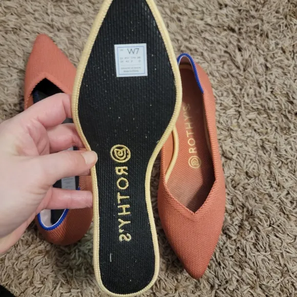 Rothy’s Pointed Toe Orange Red Persimmon Size 7 Flats slip-on Shoe