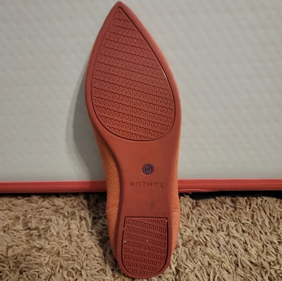 Rothy’s Pointed Toe Orange Red Persimmon Size 7 Flats slip-on Shoe