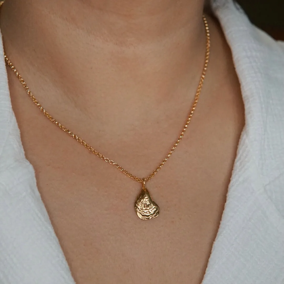 SAMPLE - Oyster 🦪 Pendant on Thick Rolo Chain Necklace