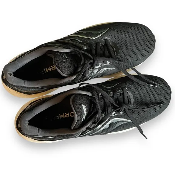 Saucony Men’s Triumph 20 Black &amp; White Athletic Running Sneaker Shoe 10.5