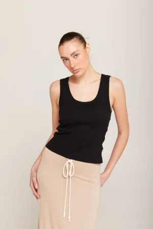 SCOOP NECK TANK TOP - BLACK RIB