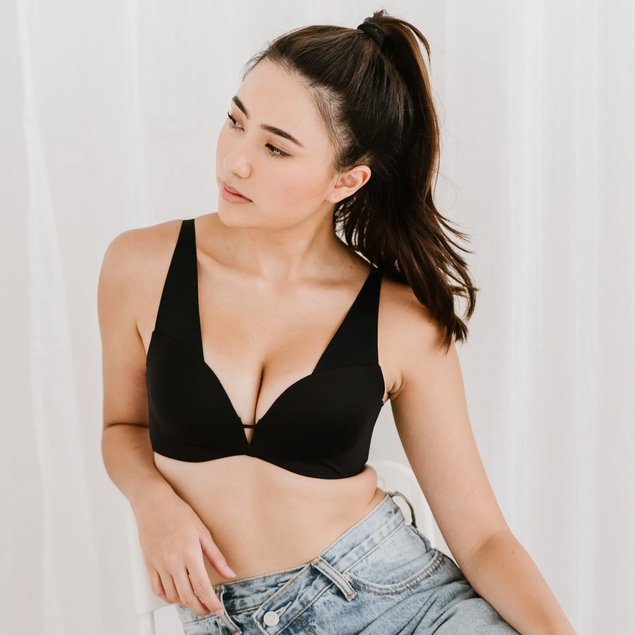 Seamless V-Plunge! Push Up Wireless Bra in Black (Size L Only)