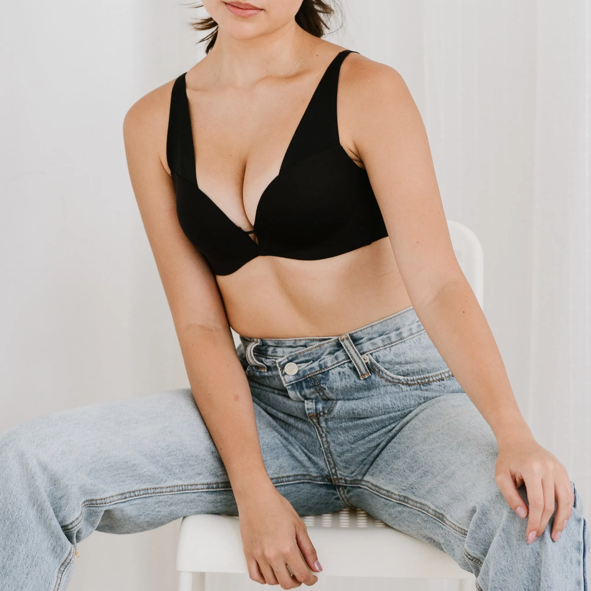 Seamless V-Plunge! Push Up Wireless Bra in Black (Size L Only)