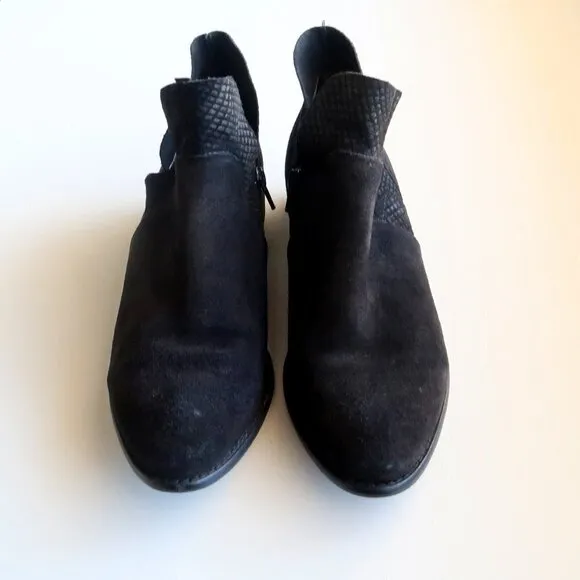 Seychelles Revolve Black Suede Leather Block Heel Ankle Boots / Booties Size 8.5