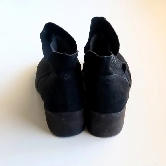 Seychelles Revolve Black Suede Leather Block Heel Ankle Boots / Booties Size 8.5