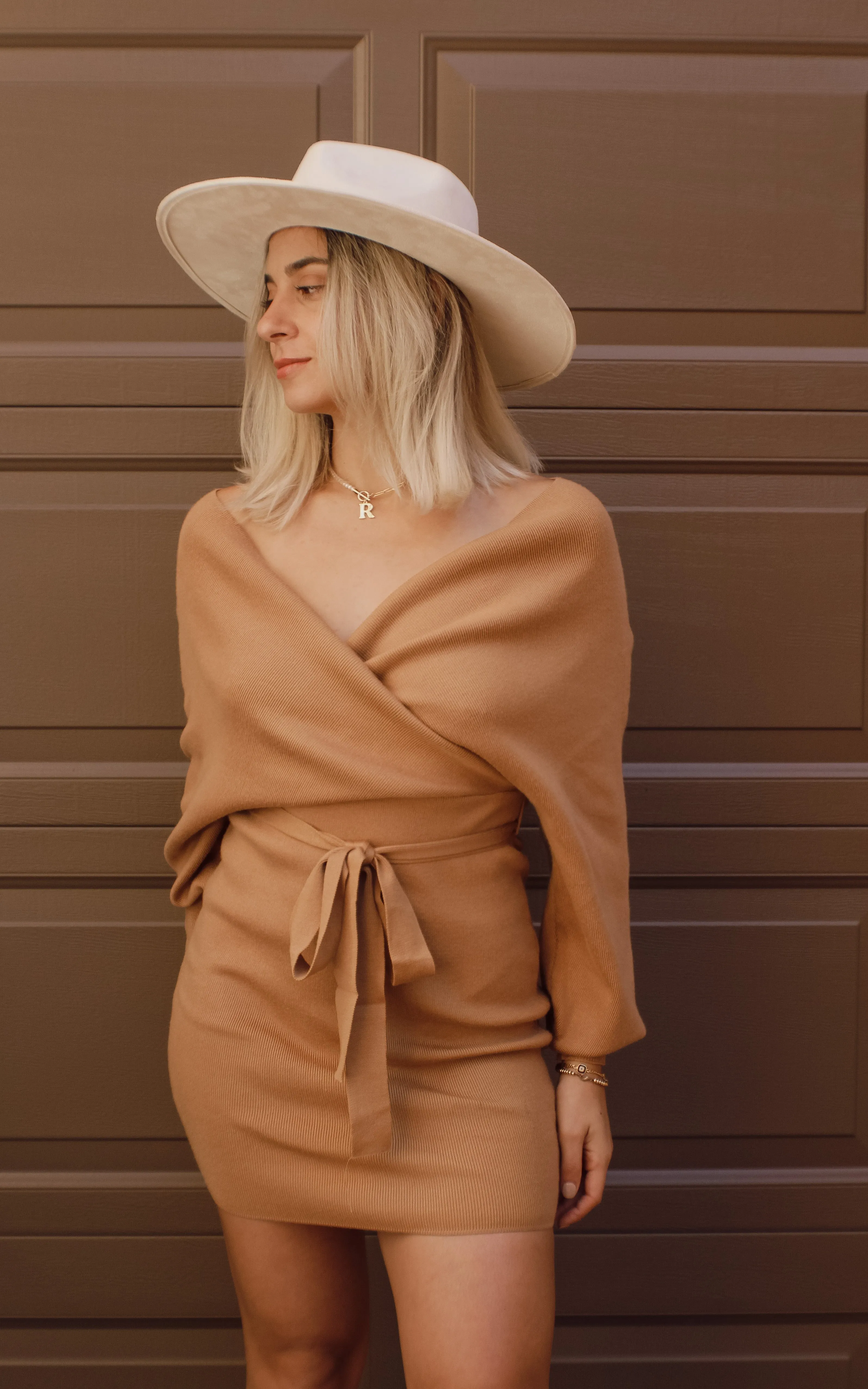 Sheila Puffed Mini Knit Dress (Mocha)