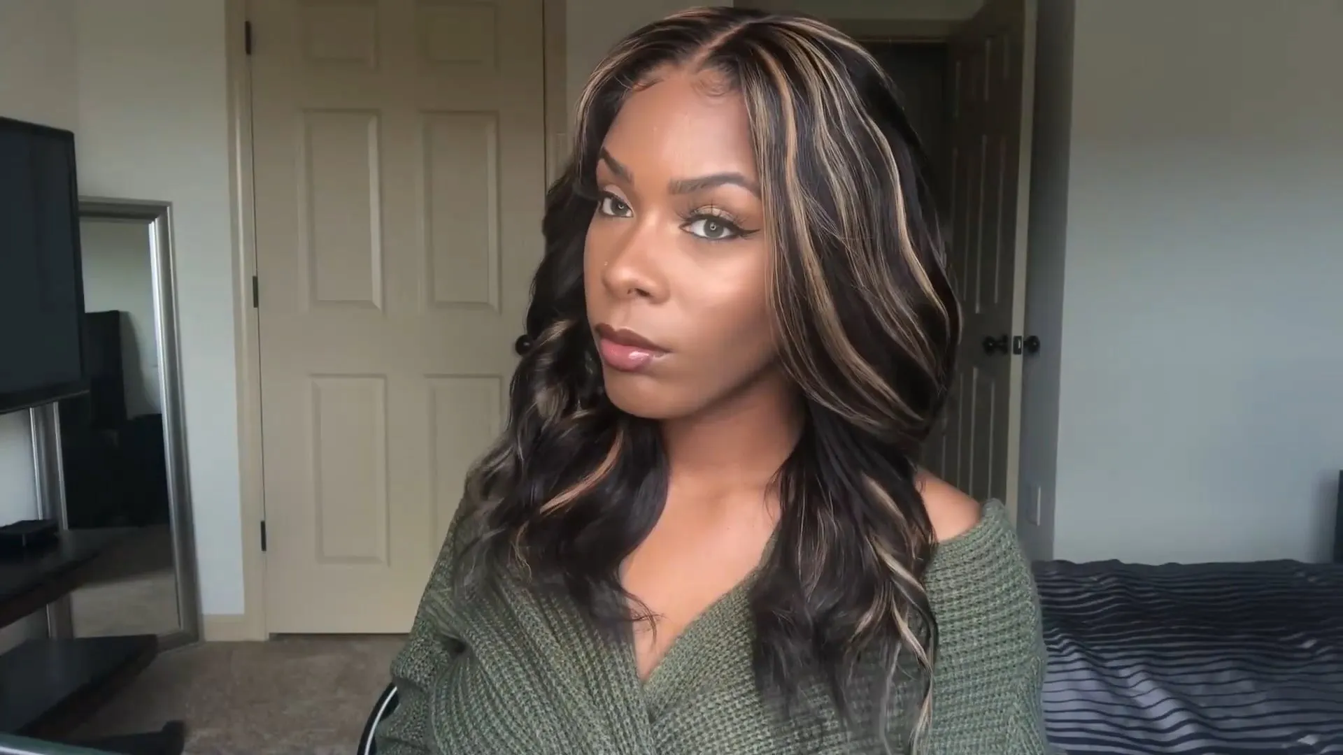 Shoulder Length Ombre Black Wigs For Women