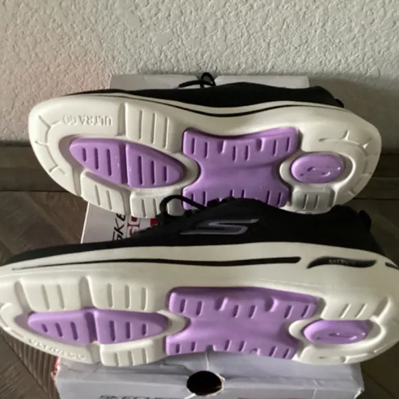 SKECHERS Women's Go Walk Arch Fit - Uptown Summer Casual Sneakers, size 9.5