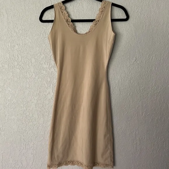 Spanx Lace Full Body Support Slip Bodycon Shapewear Size Medium Nude