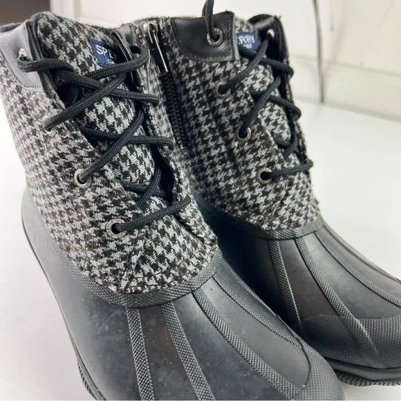 Sperry Boots womens 6 Syren Gulf Tailored Duck Rain Boots Plaid Black Grey