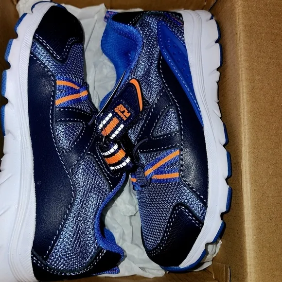 STRIDE RITE NIB MADE 2 PLAY JOURNEY SNEAKERS