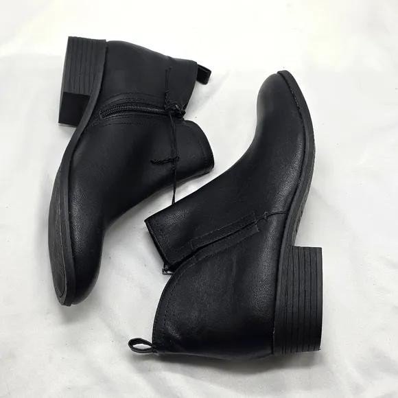 Sun   Stone cadee Faux Leather Womens 10 Stylish Black ankle Boot Almond Toe Nib