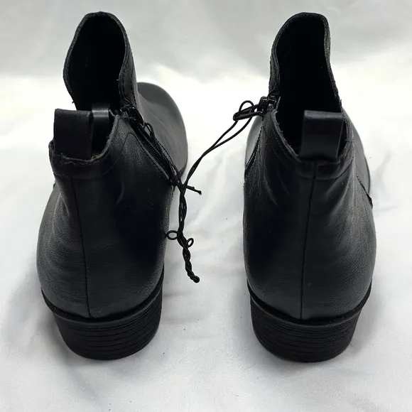 Sun   Stone cadee Faux Leather Womens 10 Stylish Black ankle Boot Almond Toe Nib