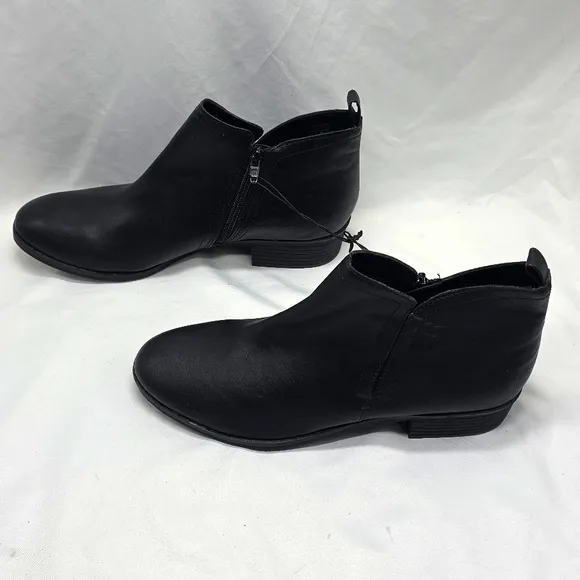 Sun   Stone cadee Faux Leather Womens 10 Stylish Black ankle Boot Almond Toe Nib