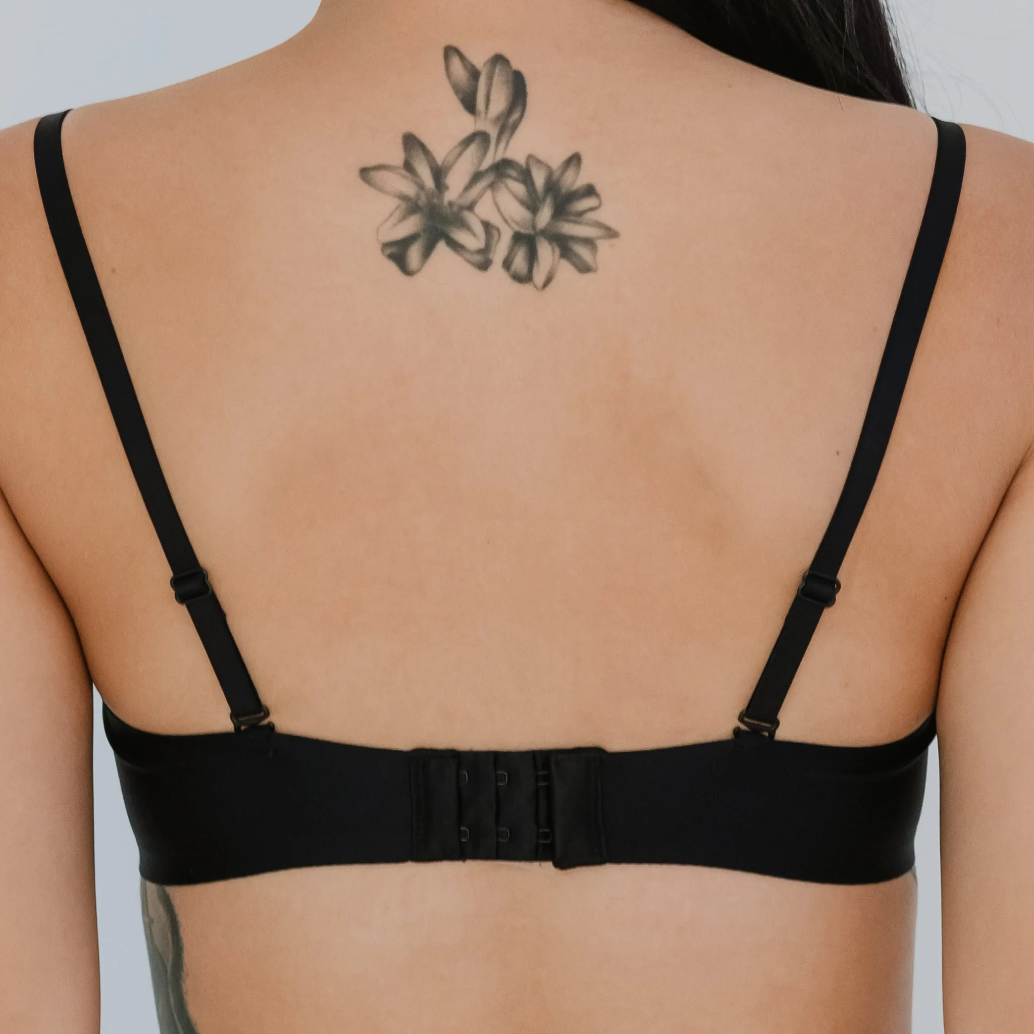 Timeless Essential! Seamless Wireless T-Shirt Bra in Black