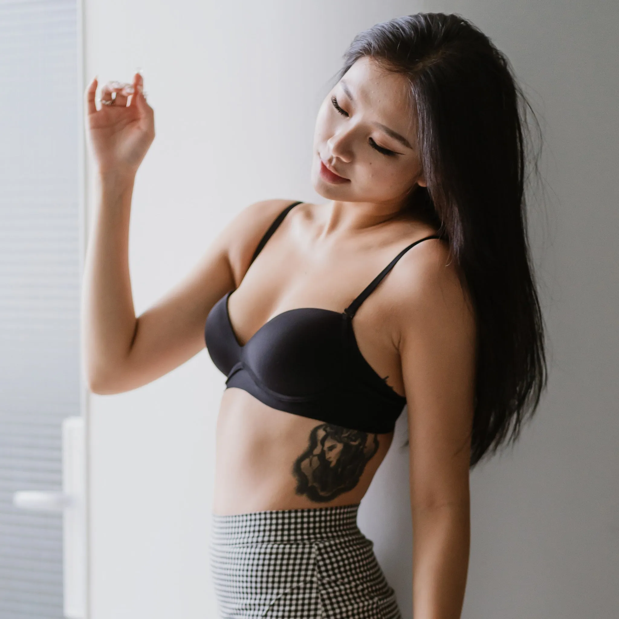 Timeless Essential! Seamless Wireless T-Shirt Bra in Black