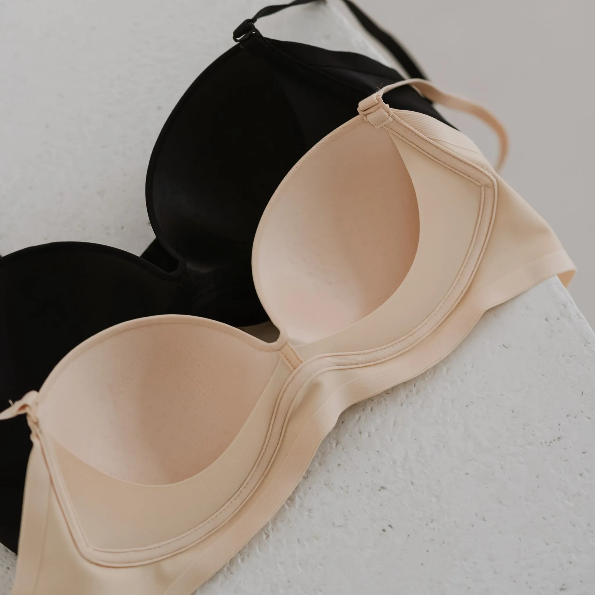 Timeless Essential! Seamless Wireless T-Shirt Bra in Black