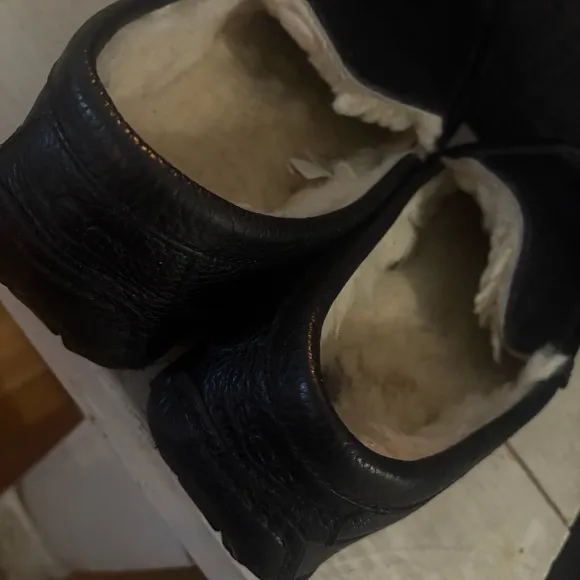 UGG Ascot Leather Loafer Slippers Men's Black Retails $120
