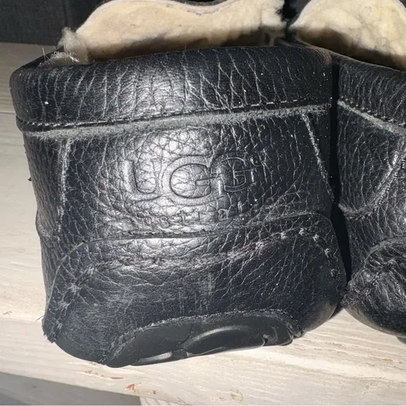 UGG Ascot Leather Loafer Slippers Men's Black Retails $120