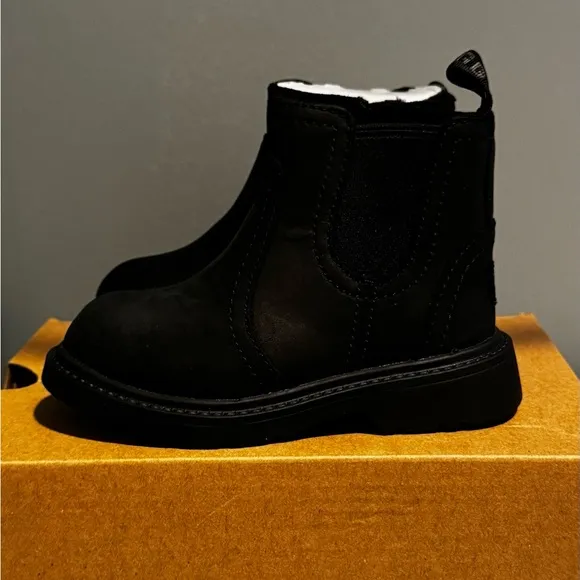 UGG BOLDEN WEATHER 1112455T CHELSEA BOOTS (WATERPROOF LEATHER) SIZE 6 TODDLER