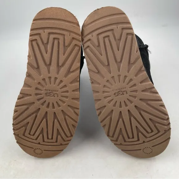 UGG Girl’s Classic Short Serein 1013259 Grade School Sheepskin Winter Boot-SZ 5Y