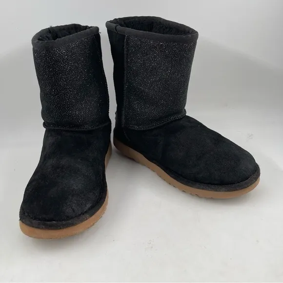 UGG Girl’s Classic Short Serein 1013259 Grade School Sheepskin Winter Boot-SZ 5Y