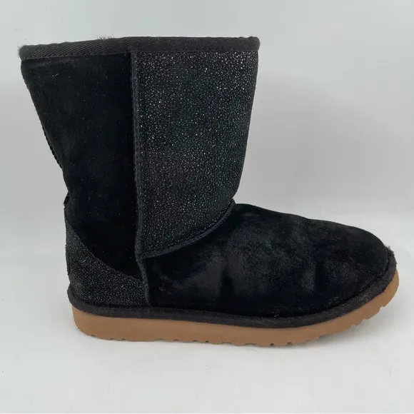 UGG Girl’s Classic Short Serein 1013259 Grade School Sheepskin Winter Boot-SZ 5Y