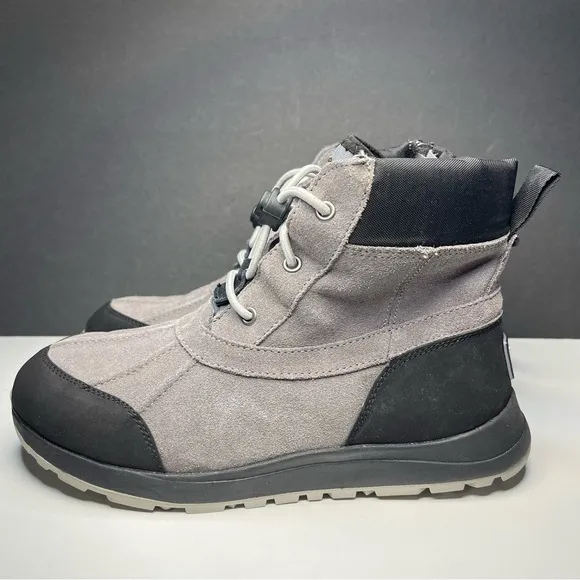 UGG Kids Turlock WP Gray Black Boots Youth Size 5 STYLE: 1103505K