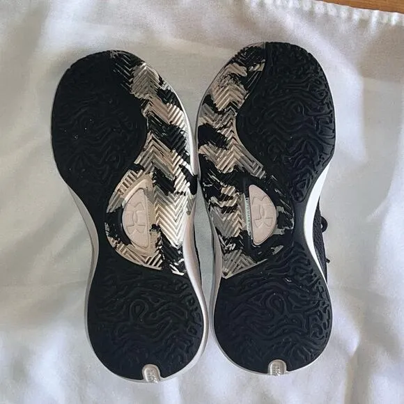 Under Armour Boys  Lockdown 6 Basketball Shoes White/ Jet Gray Black Size 4.5
