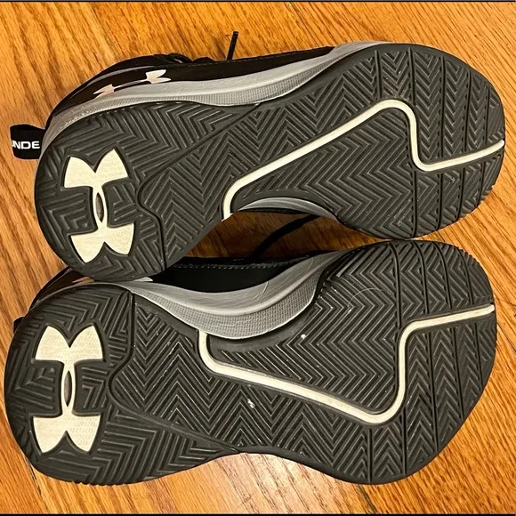 Under Armour Mid Basketball Shoes