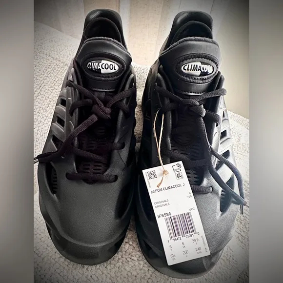 UNISEX- Adidas CLIMACOOL Lightweight Athletic-Stylish Shoes
