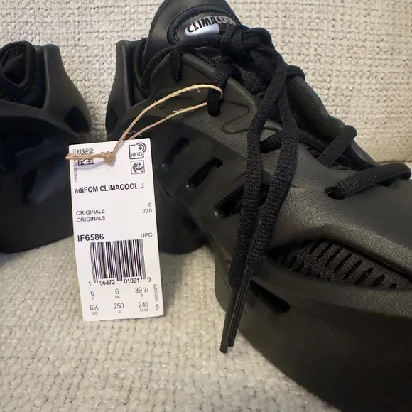 UNISEX- Adidas CLIMACOOL Lightweight Athletic-Stylish Shoes
