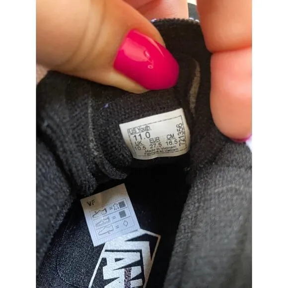 VANS BNWT &quot;SK8&quot; hi top sneakers boys NEW black white