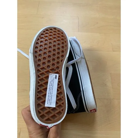 VANS BNWT &quot;SK8&quot; hi top sneakers boys NEW black white