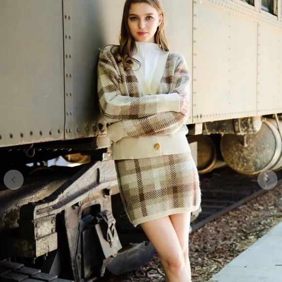 Very J Chic 2-Piece Sweater/Skirt Set