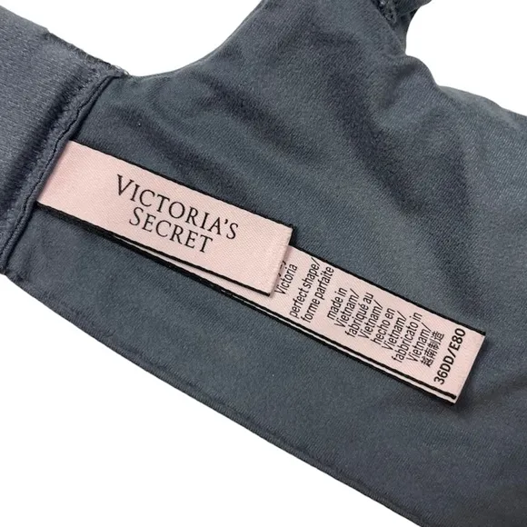 Victoria’s Secret Bra Sexy Perfect Shape Padded Push Up Plunge Smooth Seamless