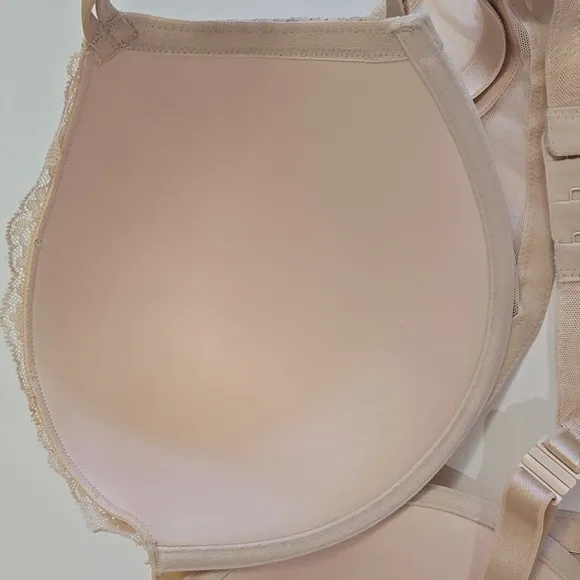 Victoria's Secret Sexy Tee Posey Lace Push Up Bra Nude 42D Padded Convertable