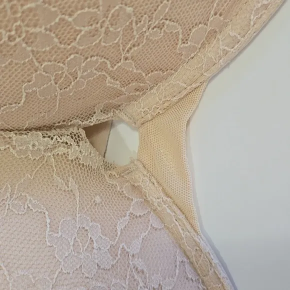 Victoria's Secret Sexy Tee Posey Lace Push Up Bra Nude 42D Padded Convertable