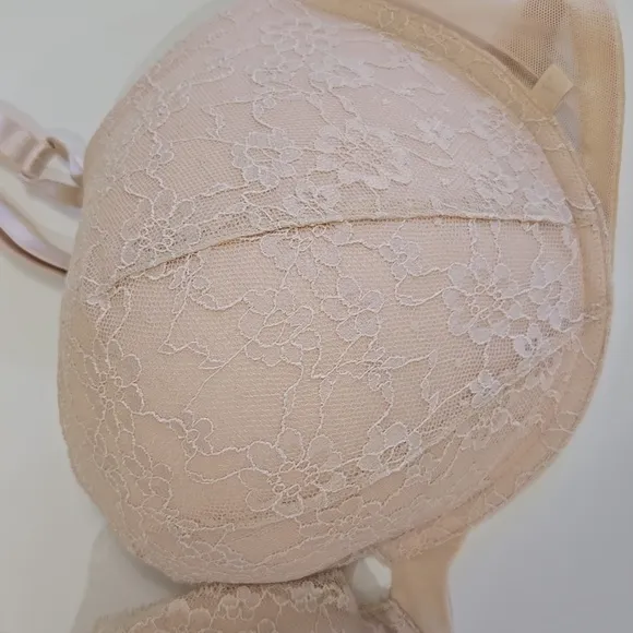 Victoria's Secret Sexy Tee Posey Lace Push Up Bra Nude 42D Padded Convertable