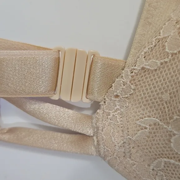 Victoria's Secret Sexy Tee Posey Lace Push Up Bra Nude 42D Padded Convertable