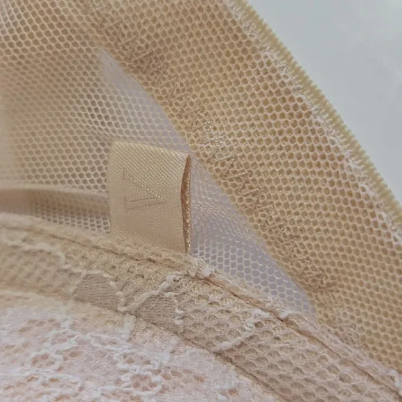 Victoria's Secret Sexy Tee Posey Lace Push Up Bra Nude 42D Padded Convertable