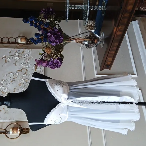 Victoria's Secret White Embellished Babydoll Nightie. Size 36C