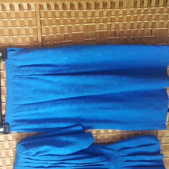Vintage 100% silk 2 piece set...