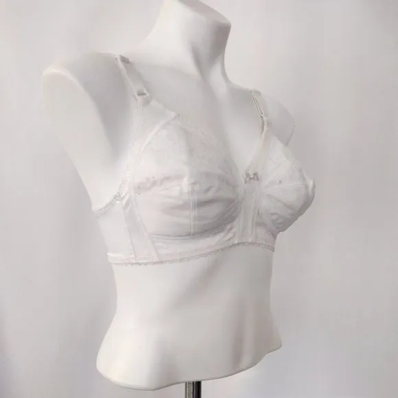 Vintage 1980s White Lace Wire Free Bullet Bra NEW