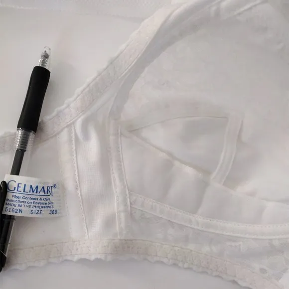 Vintage 1980s White Lace Wire Free Bullet Bra NEW