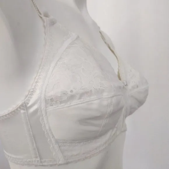 Vintage 1980s White Lace Wire Free Bullet Bra NEW