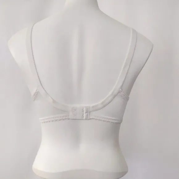 Vintage 1980s White Lace Wire Free Bullet Bra NEW