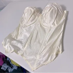 Vintage GODDESS Nylon Corset Bra with Boning Underwire Padded Cup Bustier - flaw