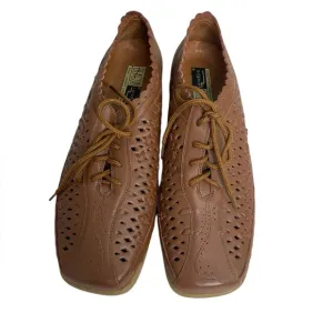 Vintage Women’s Beacon Comfortable Eyelet Leather Flats Sz 8.5 Grandma Teacher
